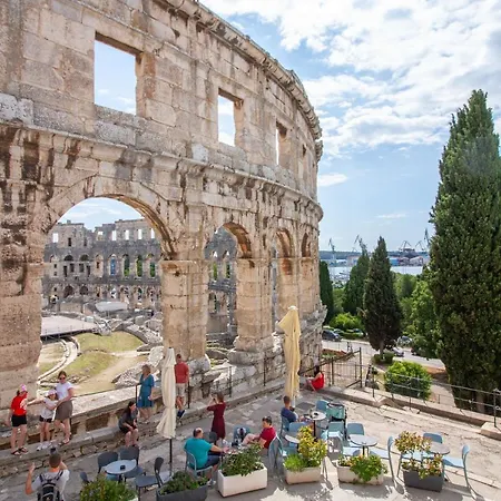 Superb Arena View * Pula