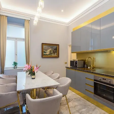 Apartment Superb Arena View *