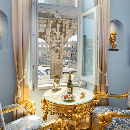 Superb Arena View Apartman