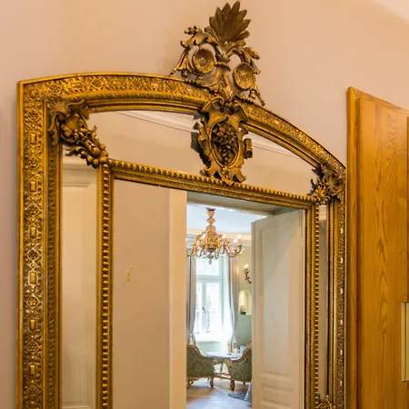 Superb Arena View Apartman