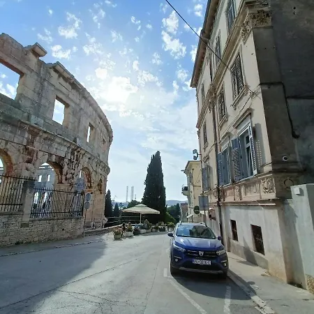 Superb Arena View Apartment Pula