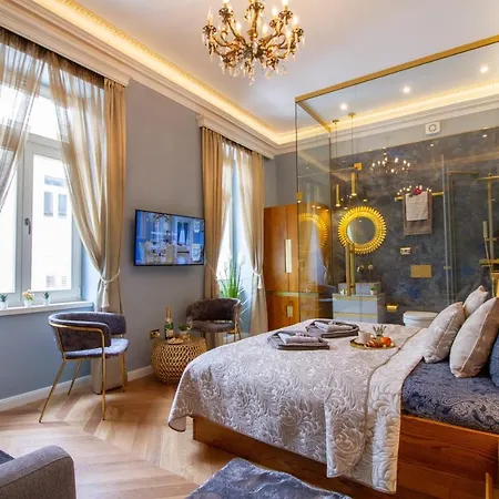 Superb Arena View Apartment