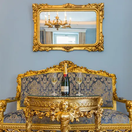 Апартаменты Superb Arena View Пула