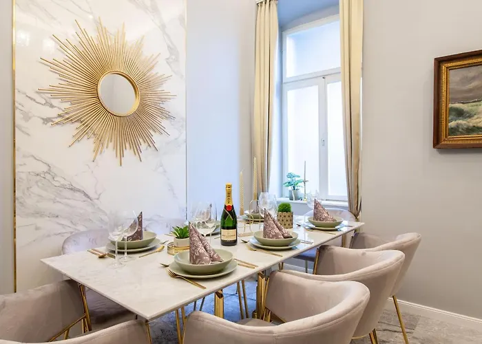 Апартаменти Superb Arena View Пула